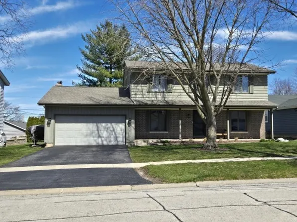 124 Lloyd St, Cary, IL 60013
