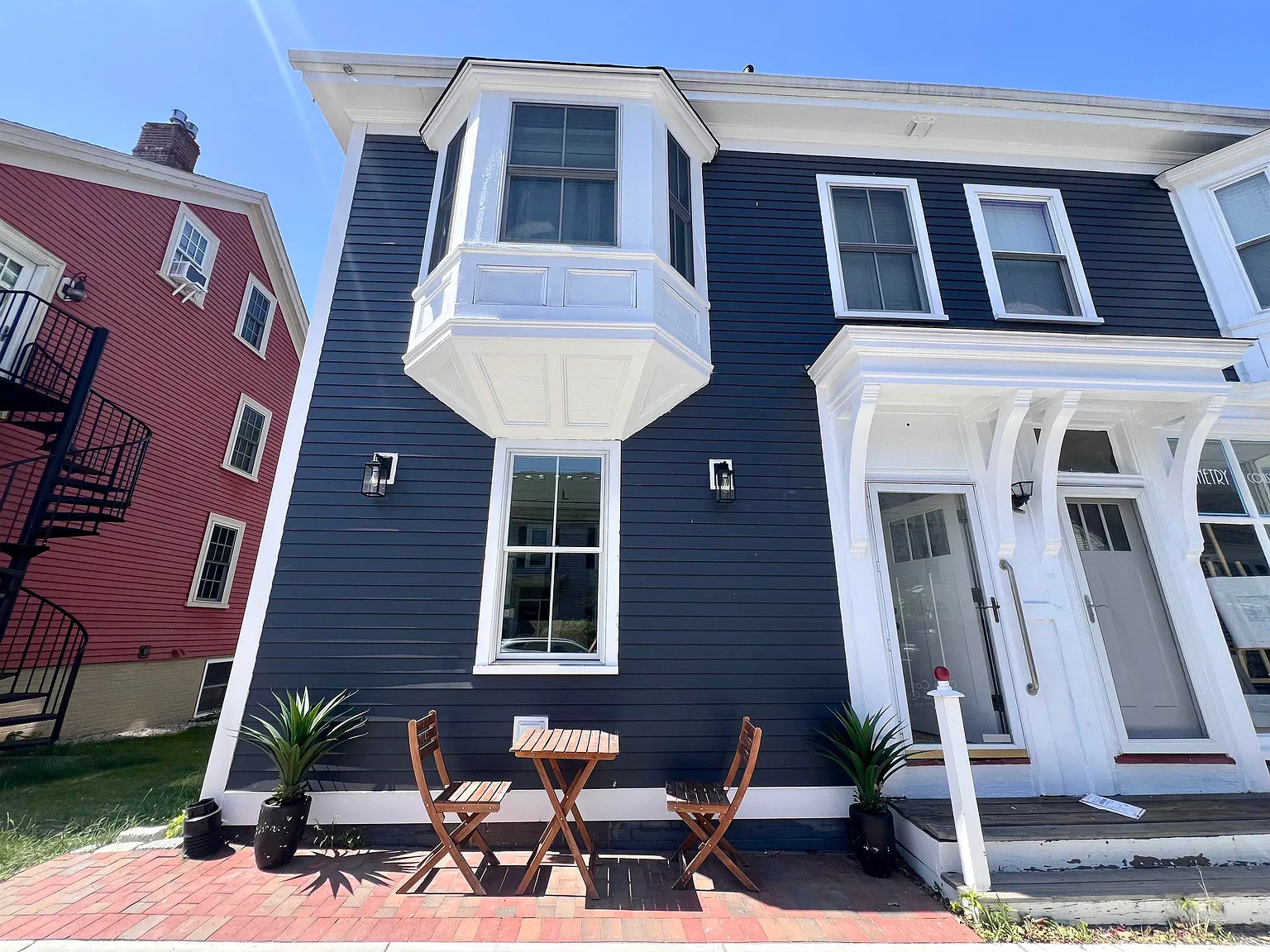 1 bed, 1.0 bath, 734 sqft, $3,000 — Photo 1