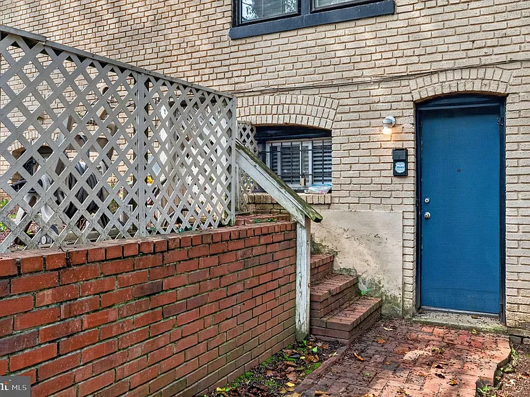 1526 Potomac Ave SE #B — Photo 2