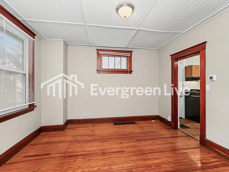 3717 Woodbine Ave — Photo 4