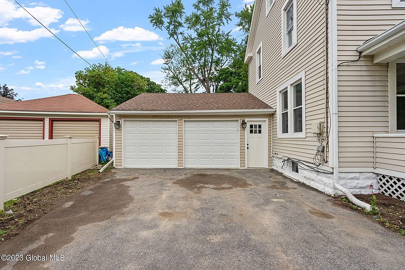 4th image of 1111 Morningside Avenue