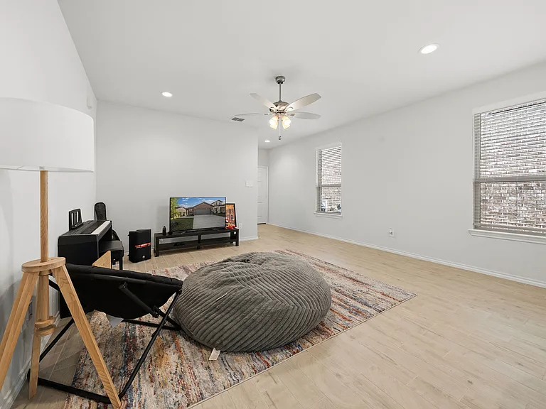 3211 Bedstraw Ln — Photo 13