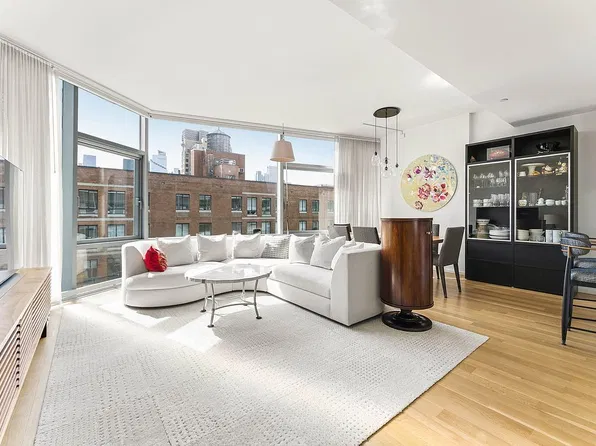 425 W 53rd St #Penthouse 9, New York, NY 10019
