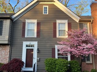 17 Nicholson Ct, Dayton, OH