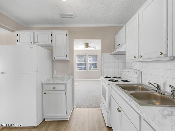 4th image of 2971 W 16th St