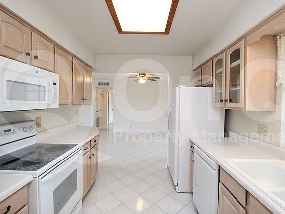 5th image of 4829 E Catalina Ave