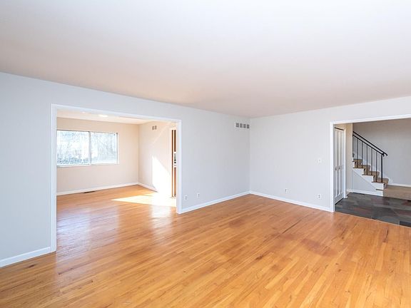 5th image of 1410 Dicken Dr