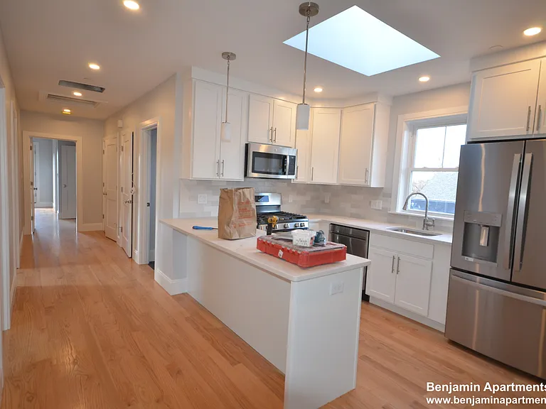 21 Shepard St #7 — Photo 1