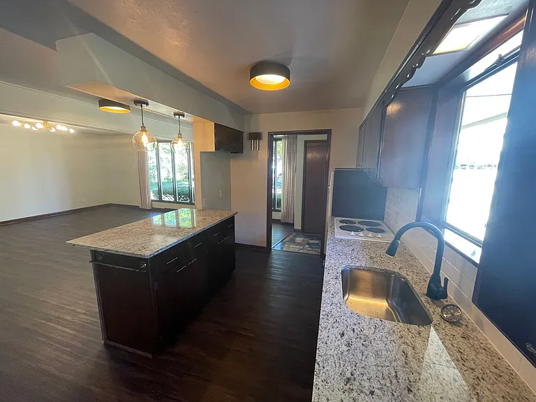 2848 E Eastmoor Dr — Photo 10