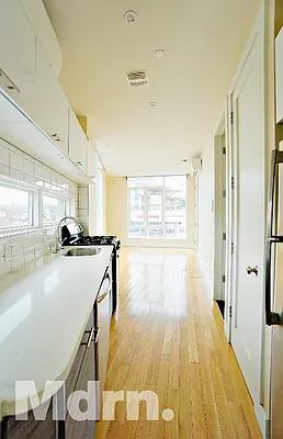 Rented by Mdrn Residential | media 49