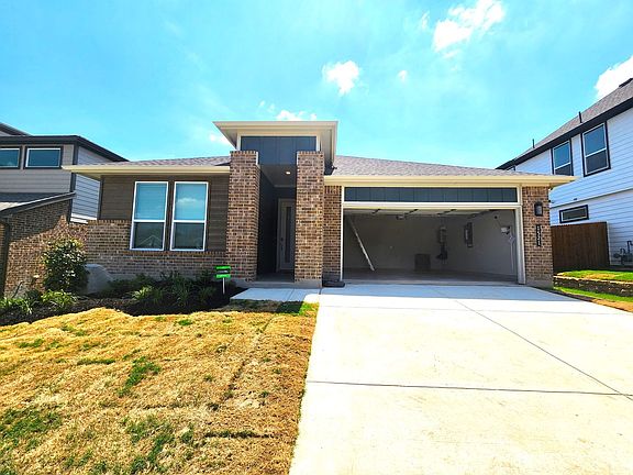 3rd image of 1521 Razorbill Rd