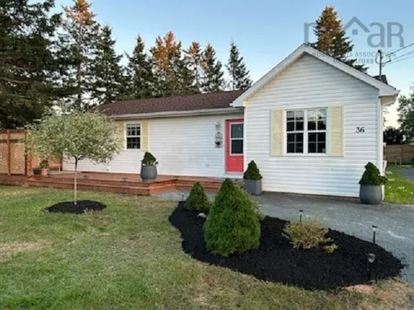 36 Eaton Dr, Colchester, NS B6L 3J9