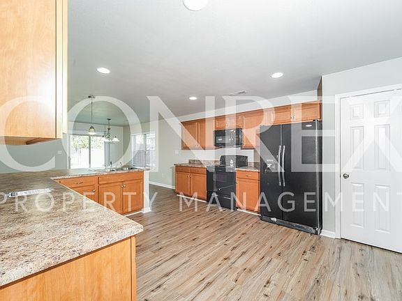 5th image of 217 Sedgewick Dr