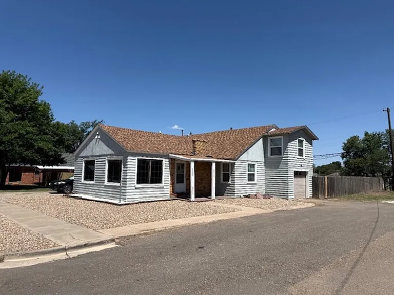 1210 S Hayden St — Photo 2