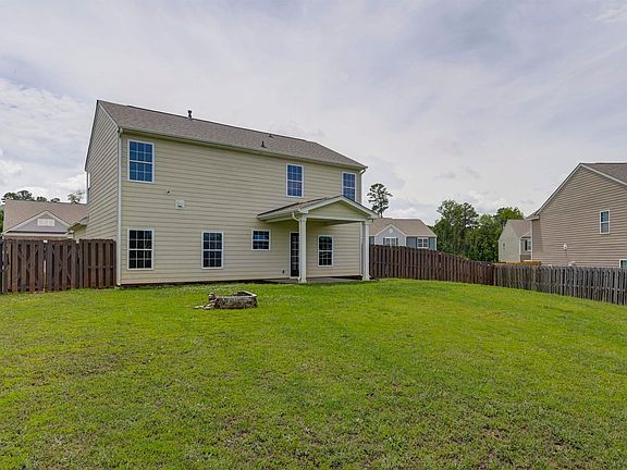 5th image of 414 Tulip Way