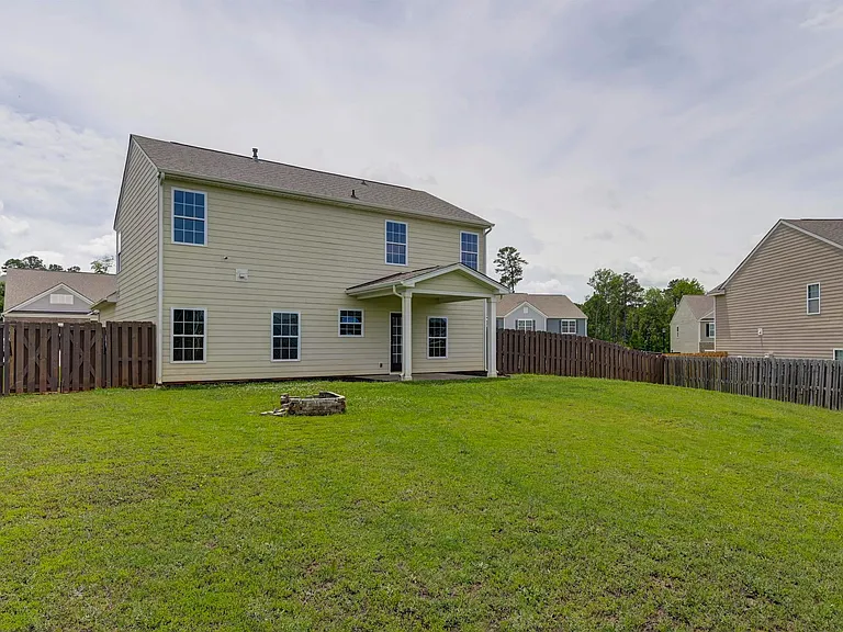 414 Tulip Way — Photo 5
