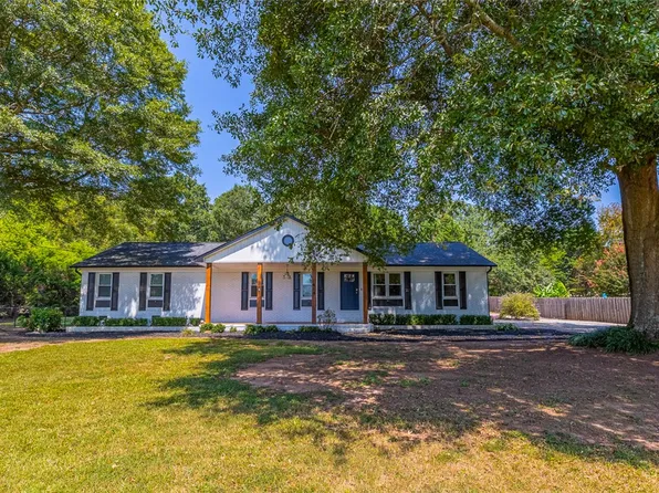 614 Three Bridges Rd, Easley, SC 29642