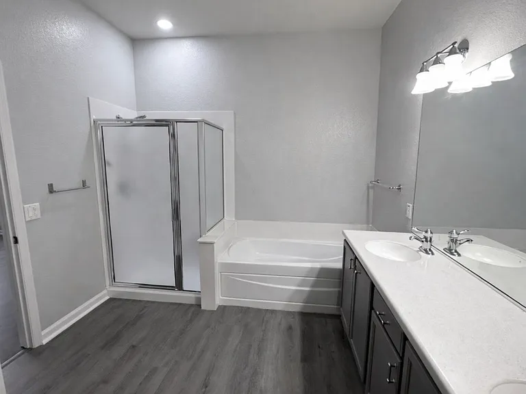 SW 40th Pl — Photo 14