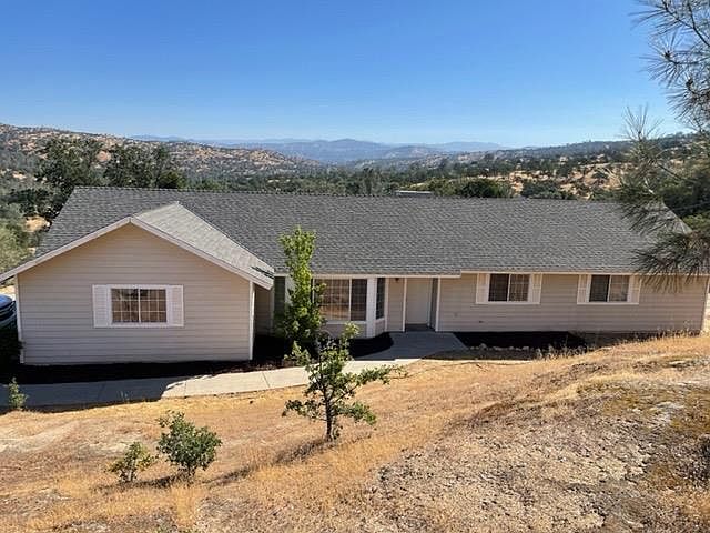 1st image of 39789 Lilley Mountain Dr