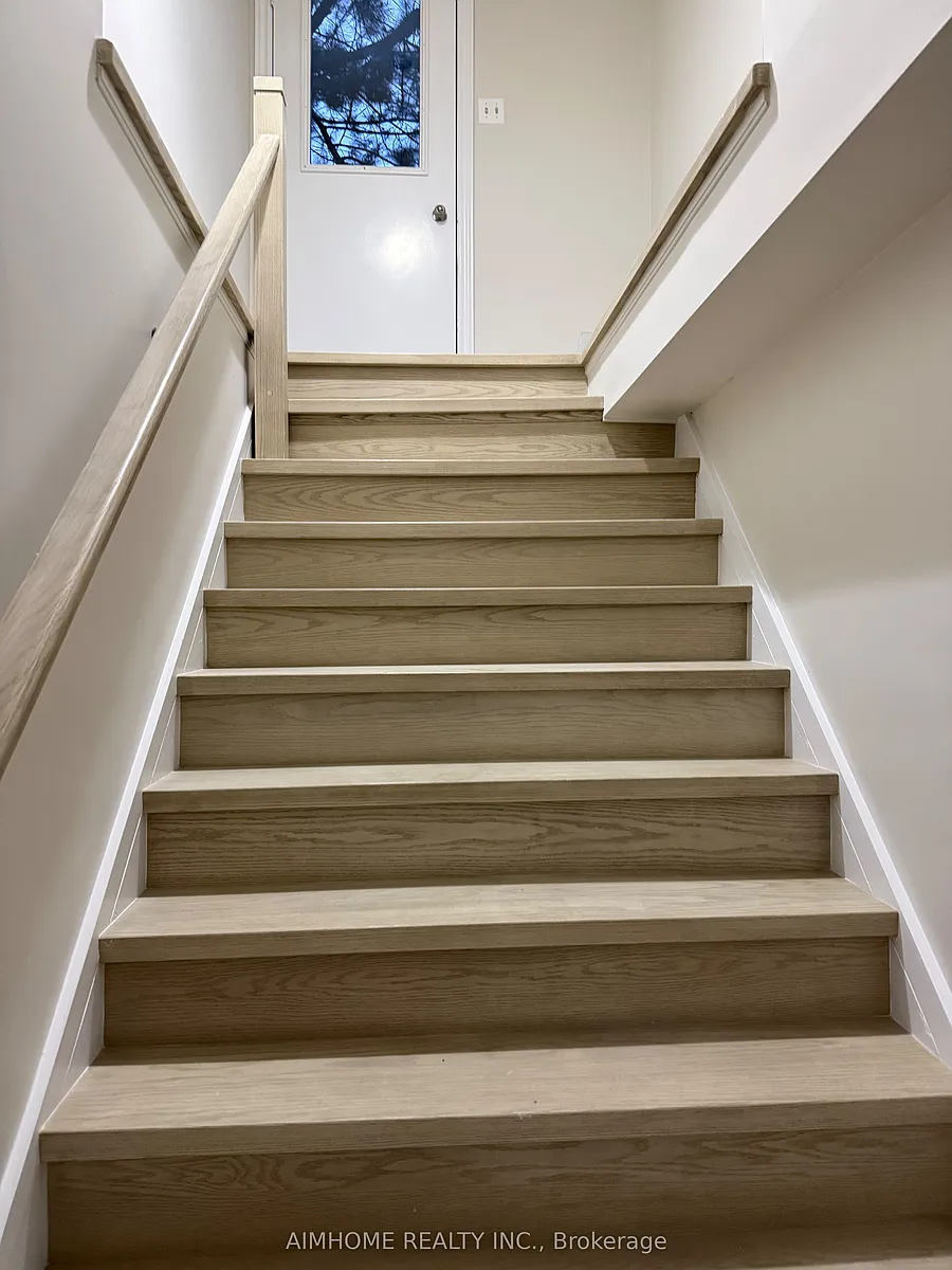 Building Photo - 28 Heatherbank Trl #BASEMENT