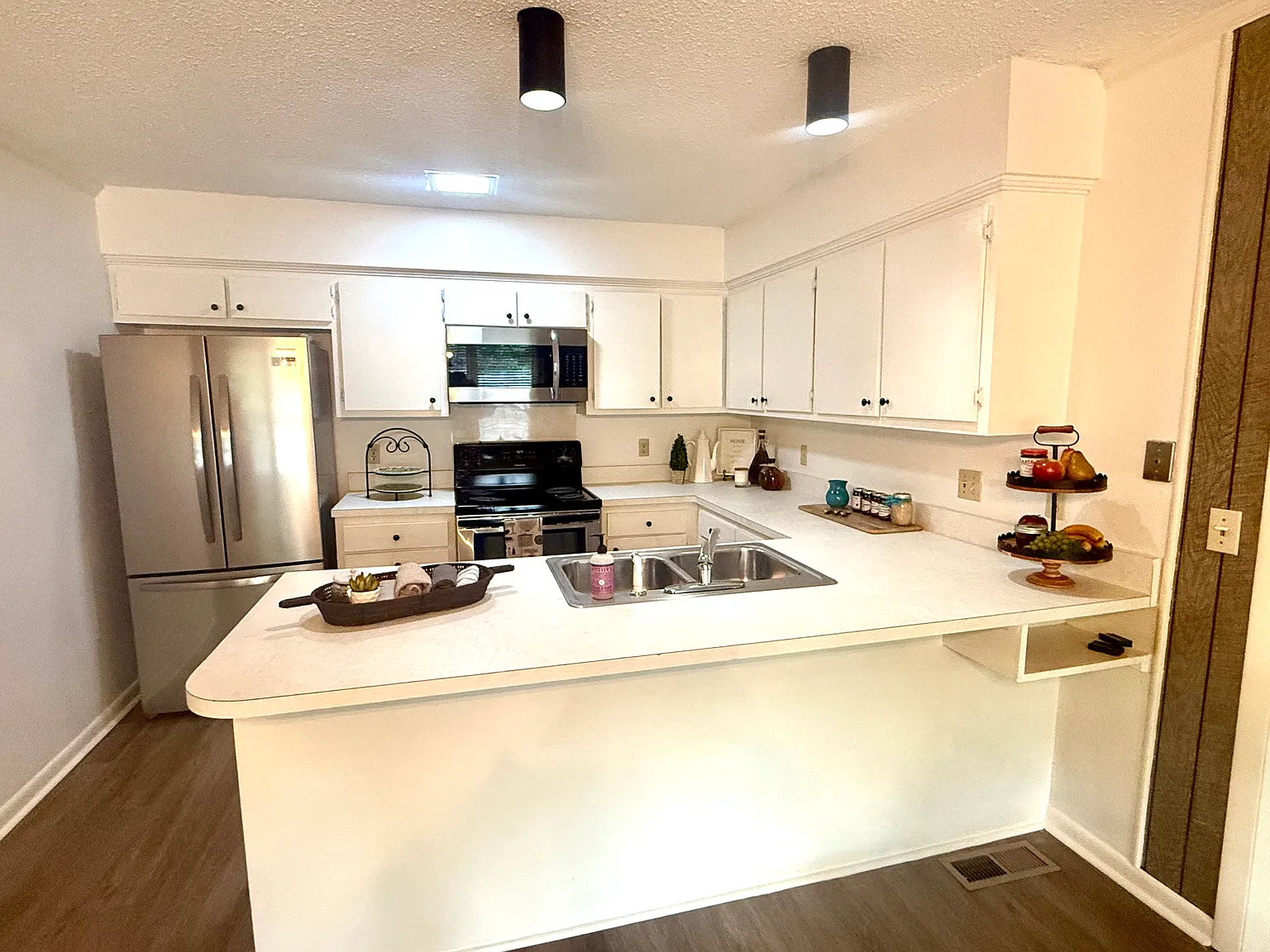 766 Myhr Dr — Photo 4