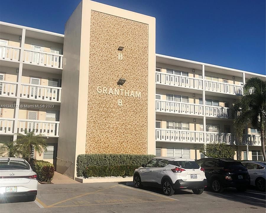 1st image of 428 Grantham Cir #B