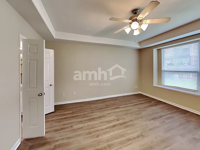 10923 Tattershall Ln — Photo 11
