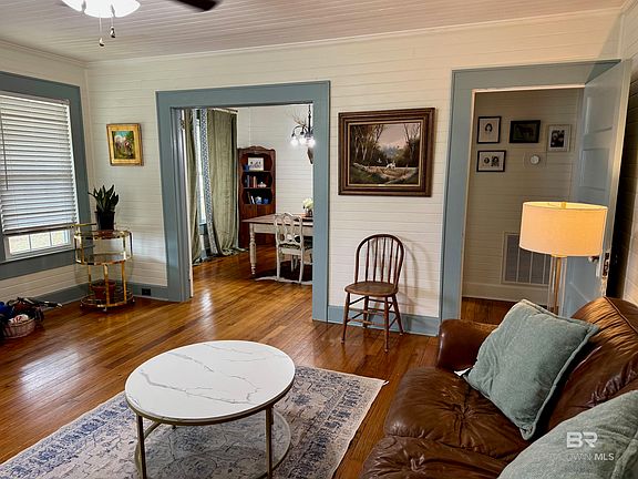 5th image of 510 N White Ave