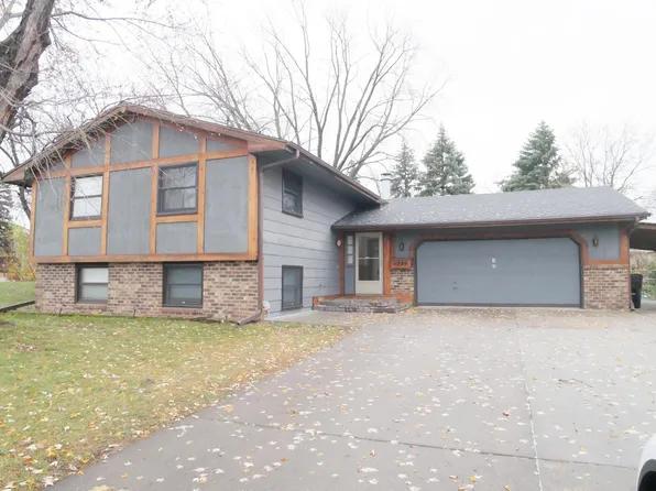 1996 Kingston Ave E, Maplewood, MN 55109