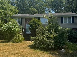 6 Russell Cir, Burlington, MA 01803