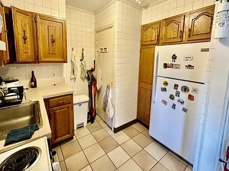 912 Beacon St #2 — Photo 6