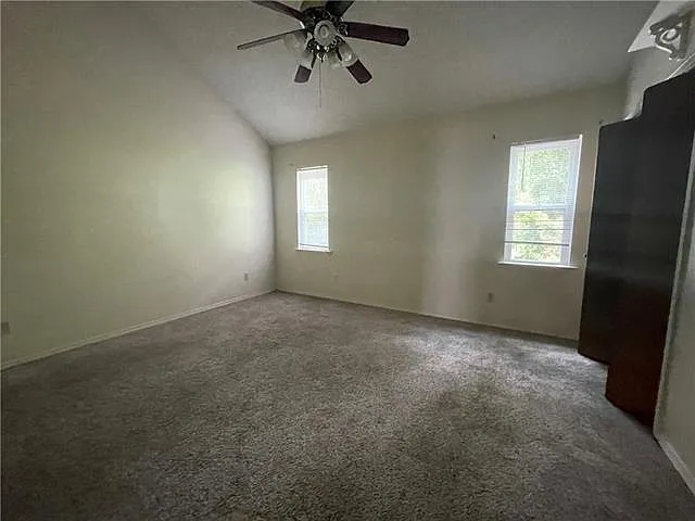 199 Kingspoint Blvd — Photo 9