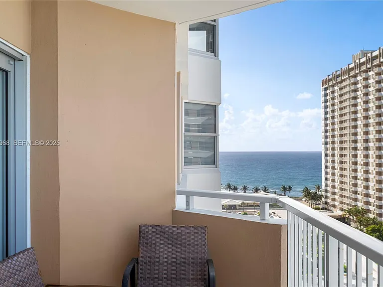 1965 S Ocean Dr #11E — Photo 2