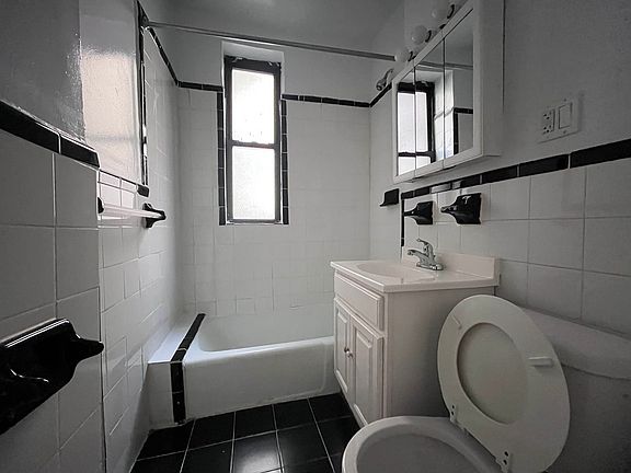 5th image of 159 Eastern Pkwy APT 2G