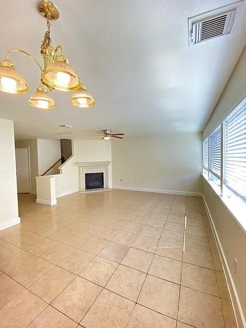 3 bed, 2.5 bath, 1620 sqft, $1,850 — Photo 2
