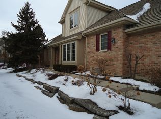 1792 Brush Hill Ln, Glenview, IL 60025