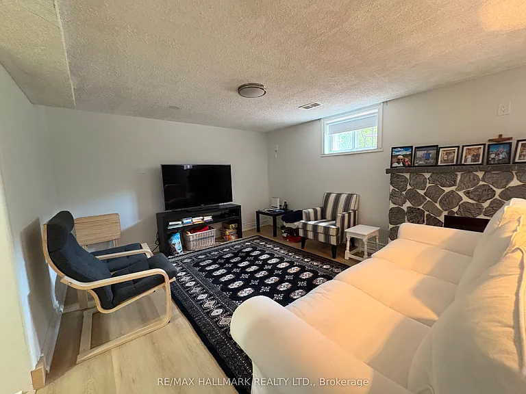 67 Saskatoon Dr #LOWER — Photo 12