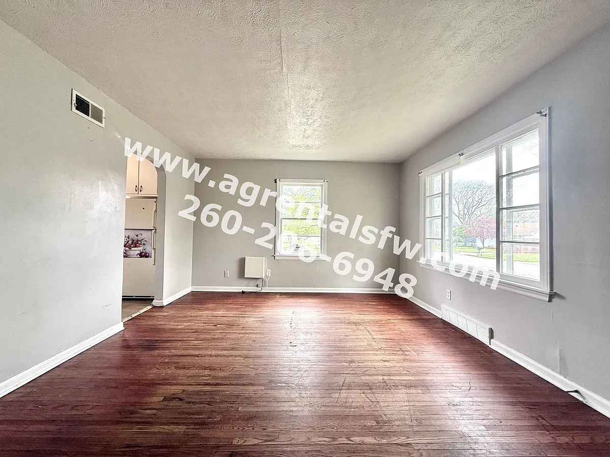 Building Photo - 4655 Avondale Dr