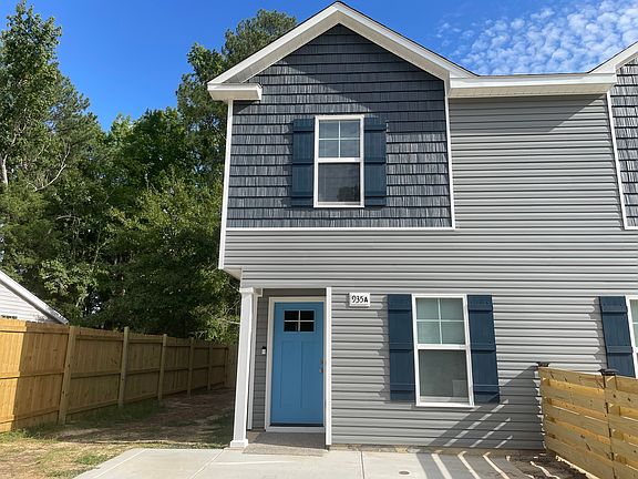 3rd image of 935A Fleetwood Dr