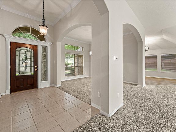 2nd image of 1302 Pine Trl
