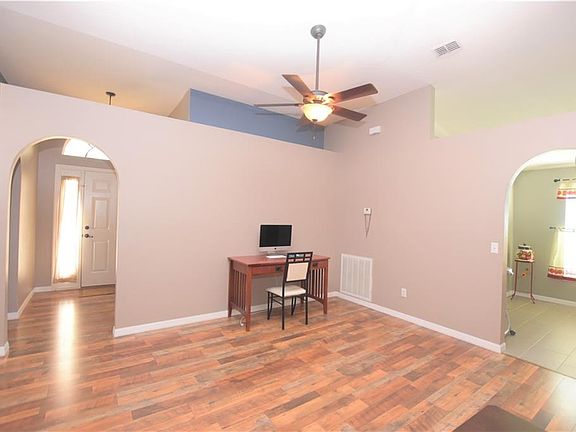 3rd image of 1020 Naes Ln