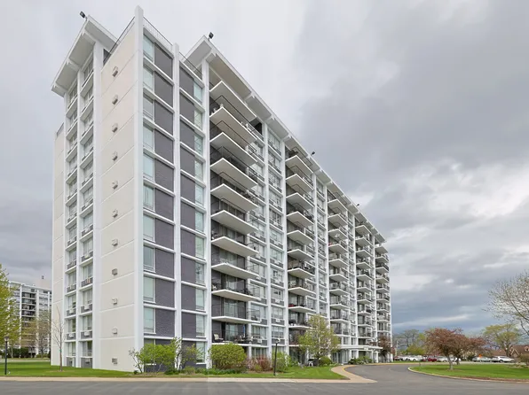 8809 W Golf Rd APT 11D, Niles, IL 60714