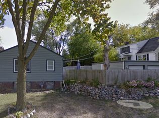 202 Division St, Geneva, IL 60134