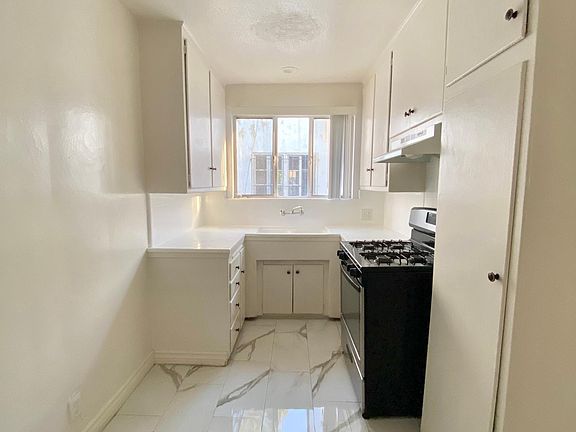 4th image of 1400 N Gardner St APT 14