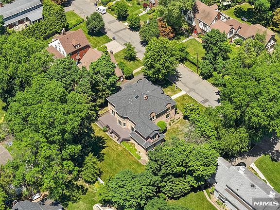 2nd image of 30 Creston Ave