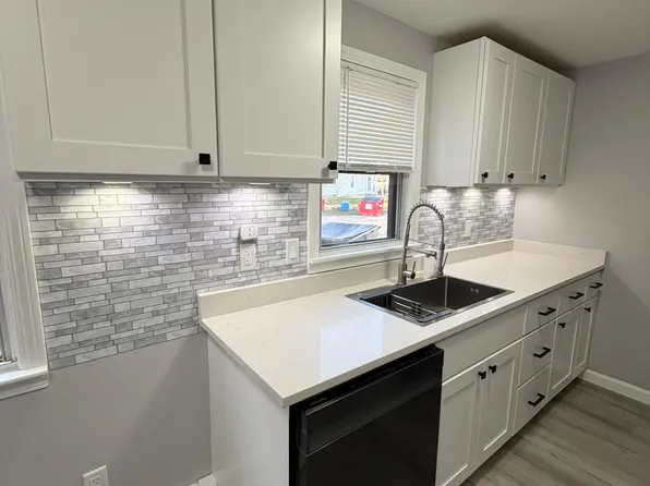 951 Main St #B, West Warwick, RI 02893