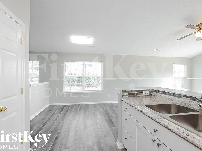 9610 Rau Ct — Photo 5