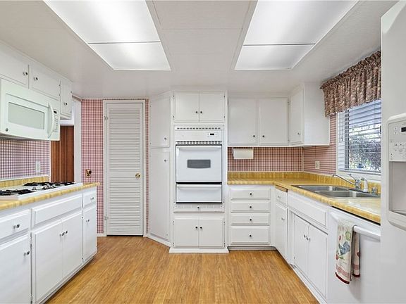 4th image of 15111 Pipeline Ave Space 121