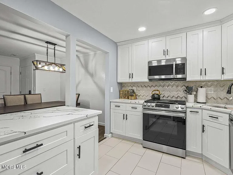 701 Zlotkin Cir #2 — Photo 3