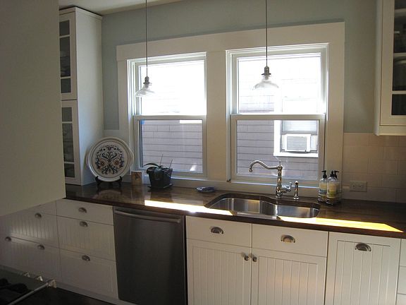 Kitchen sink side